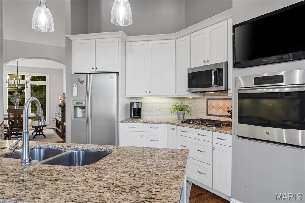 590 Sunset Place Lane