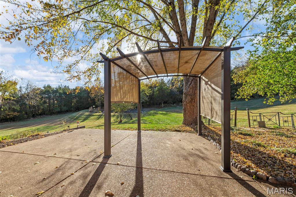 4095 Montgomery Lane