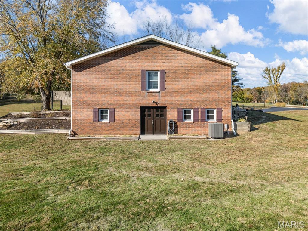 4095 Montgomery Lane