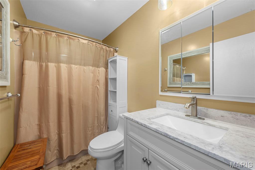 4095 Montgomery Lane