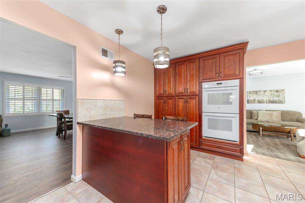 4095 Montgomery Lane