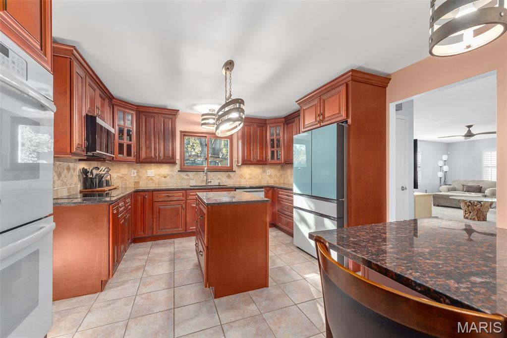 4095 Montgomery Lane