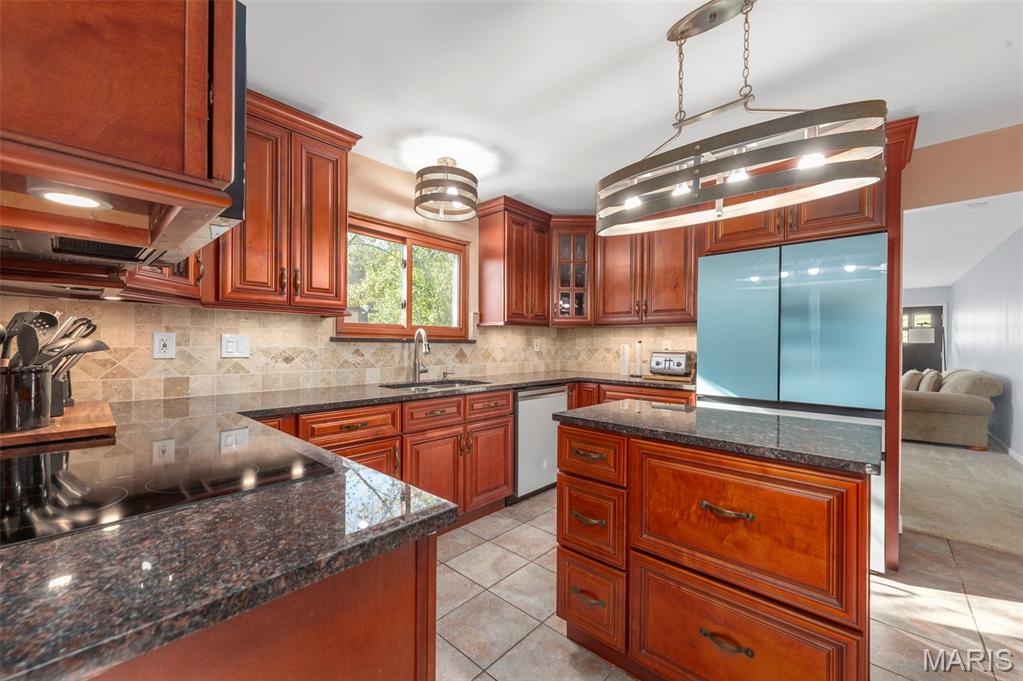 4095 Montgomery Lane