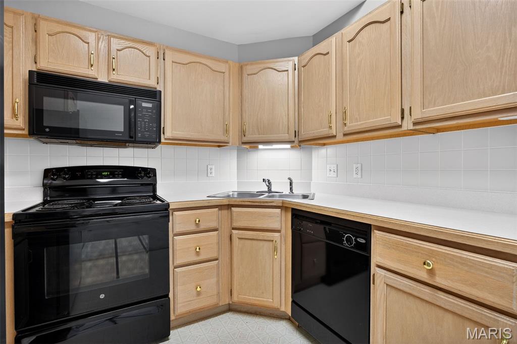 2009 Belltower Drive Unit: B