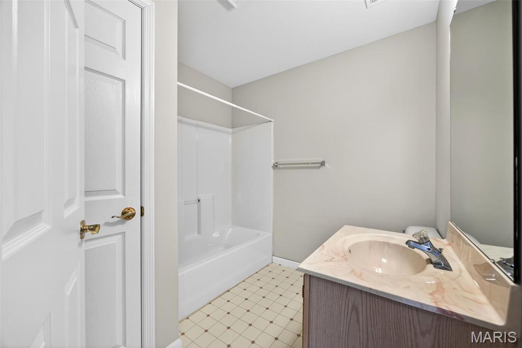 2009 Belltower Drive Unit: B