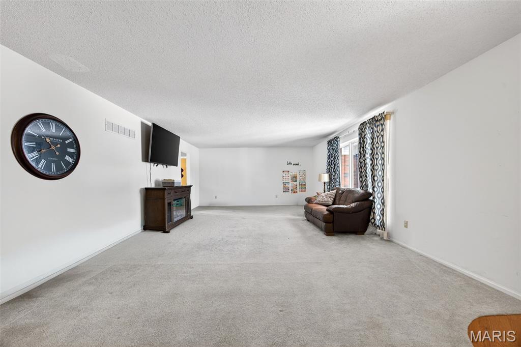 244 E Governor Place