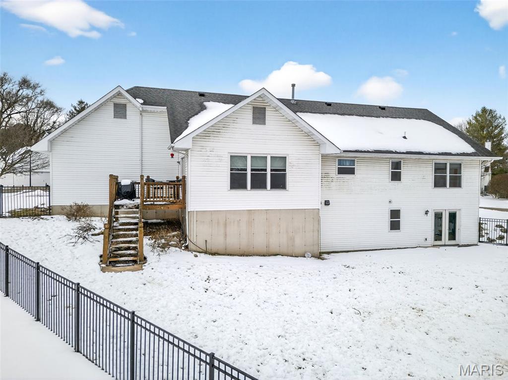 244 E Governor Place