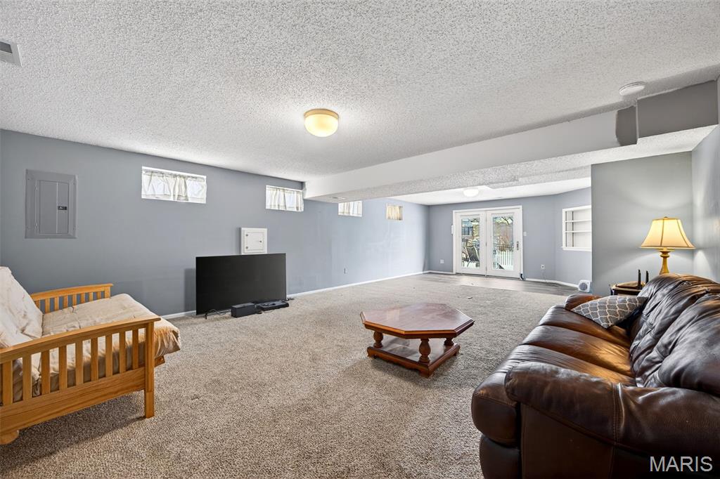 244 E Governor Place