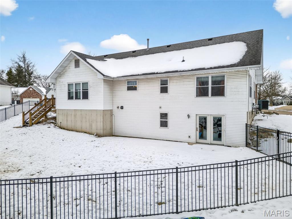 244 E Governor Place