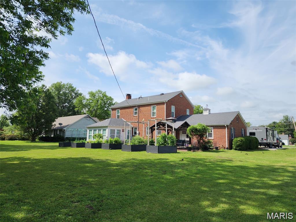 402 S. Walker St.