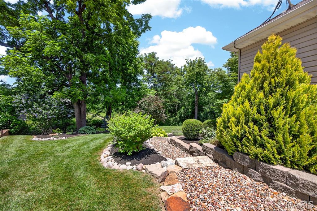 320 Huntleigh Manor Drive