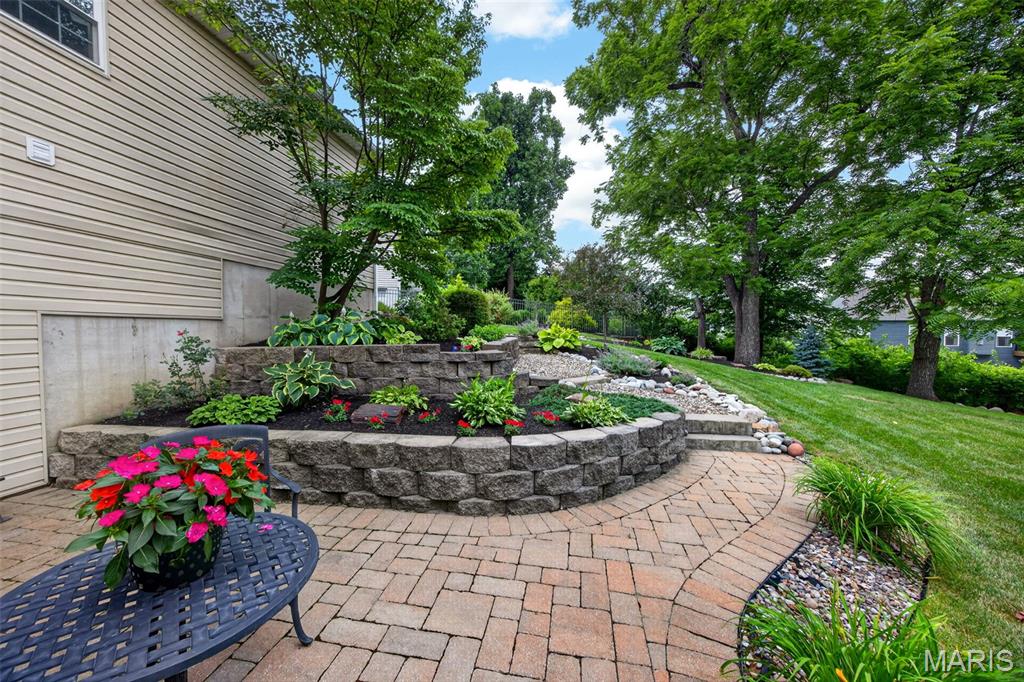 320 Huntleigh Manor Drive