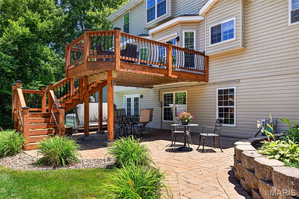 320 Huntleigh Manor Drive