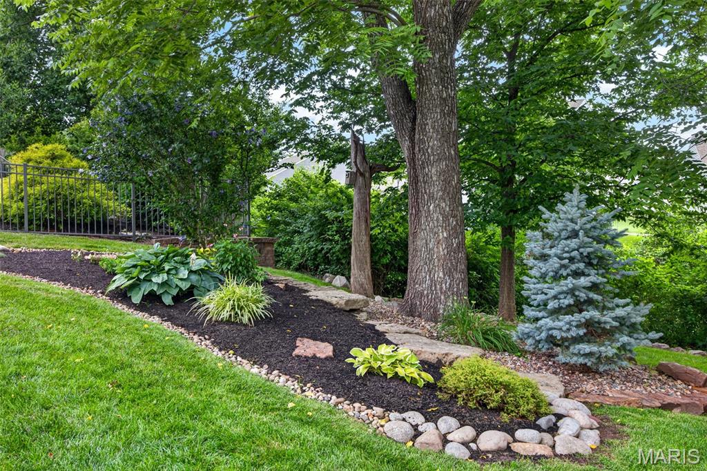 320 Huntleigh Manor Drive
