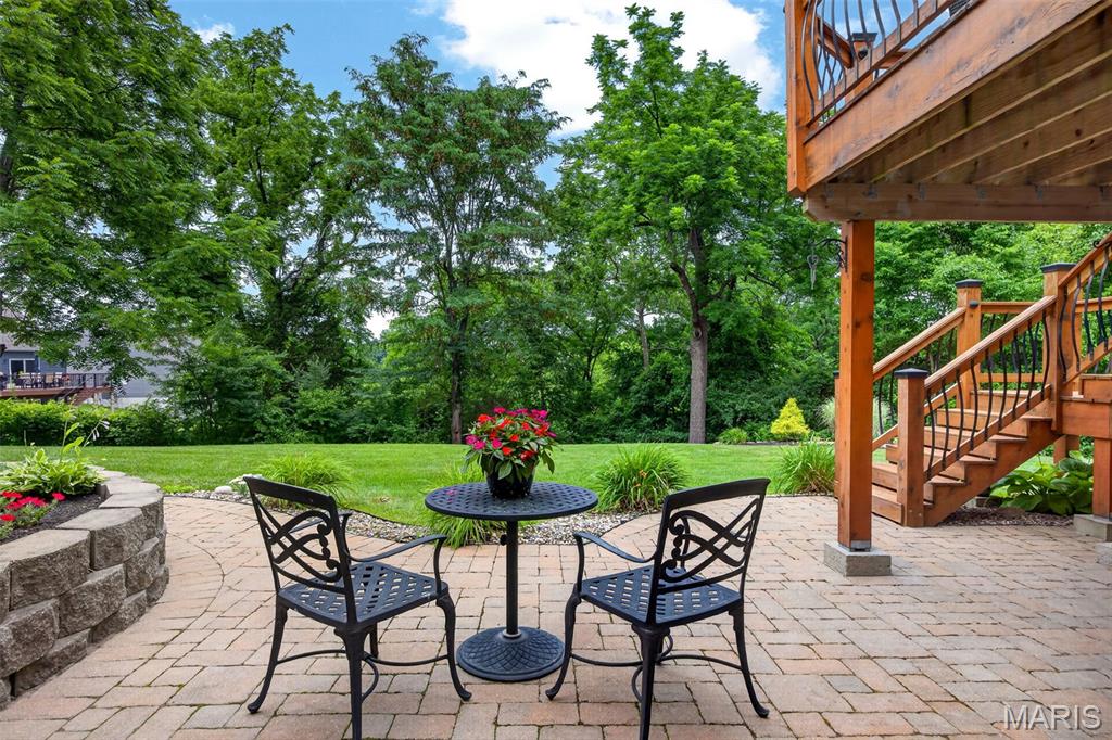 320 Huntleigh Manor Drive