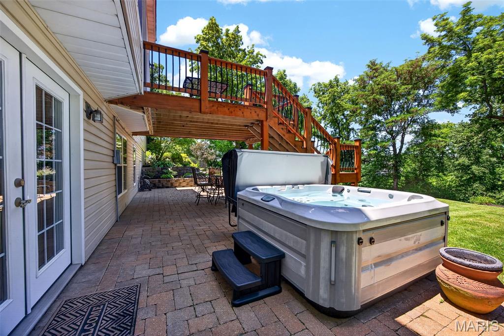 320 Huntleigh Manor Drive
