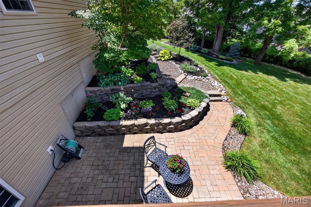 320 Huntleigh Manor Drive
