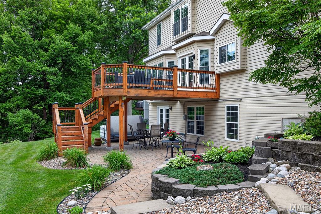 320 Huntleigh Manor Drive
