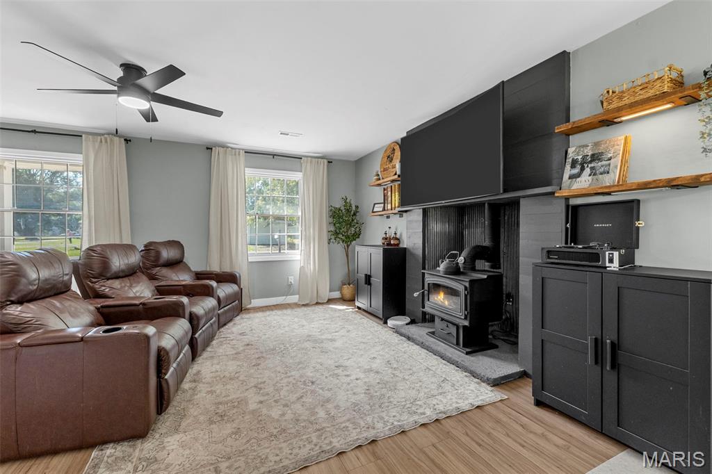 501 W 7th Street