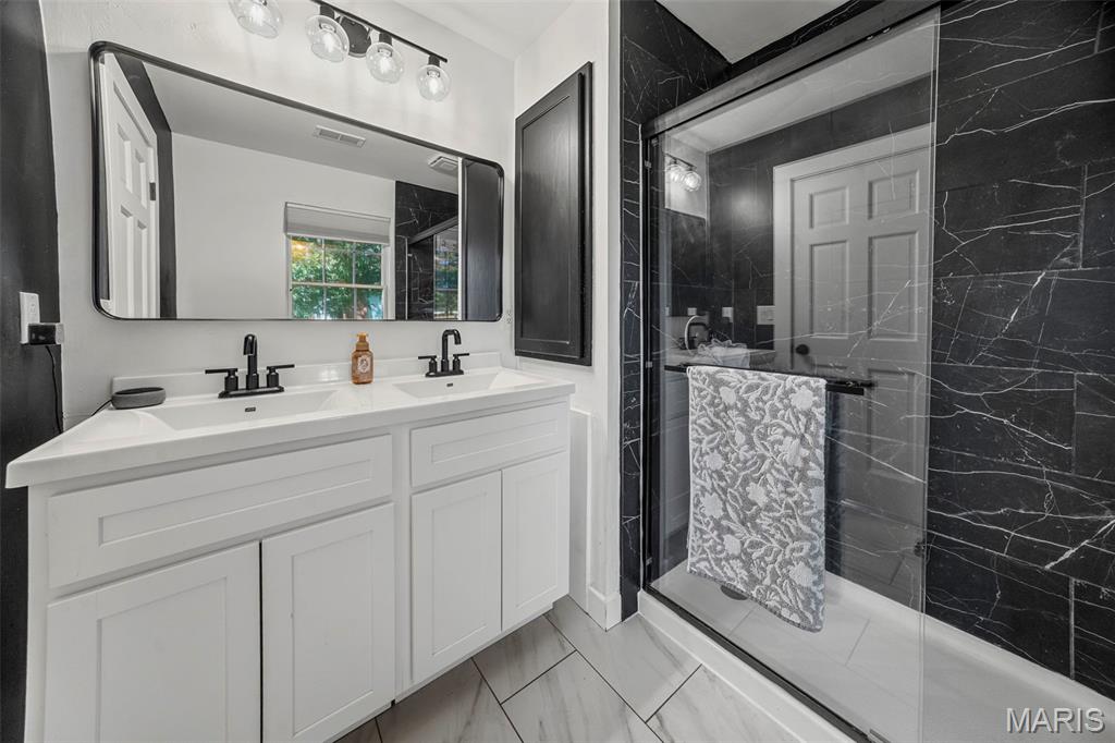 501 W 7th Street