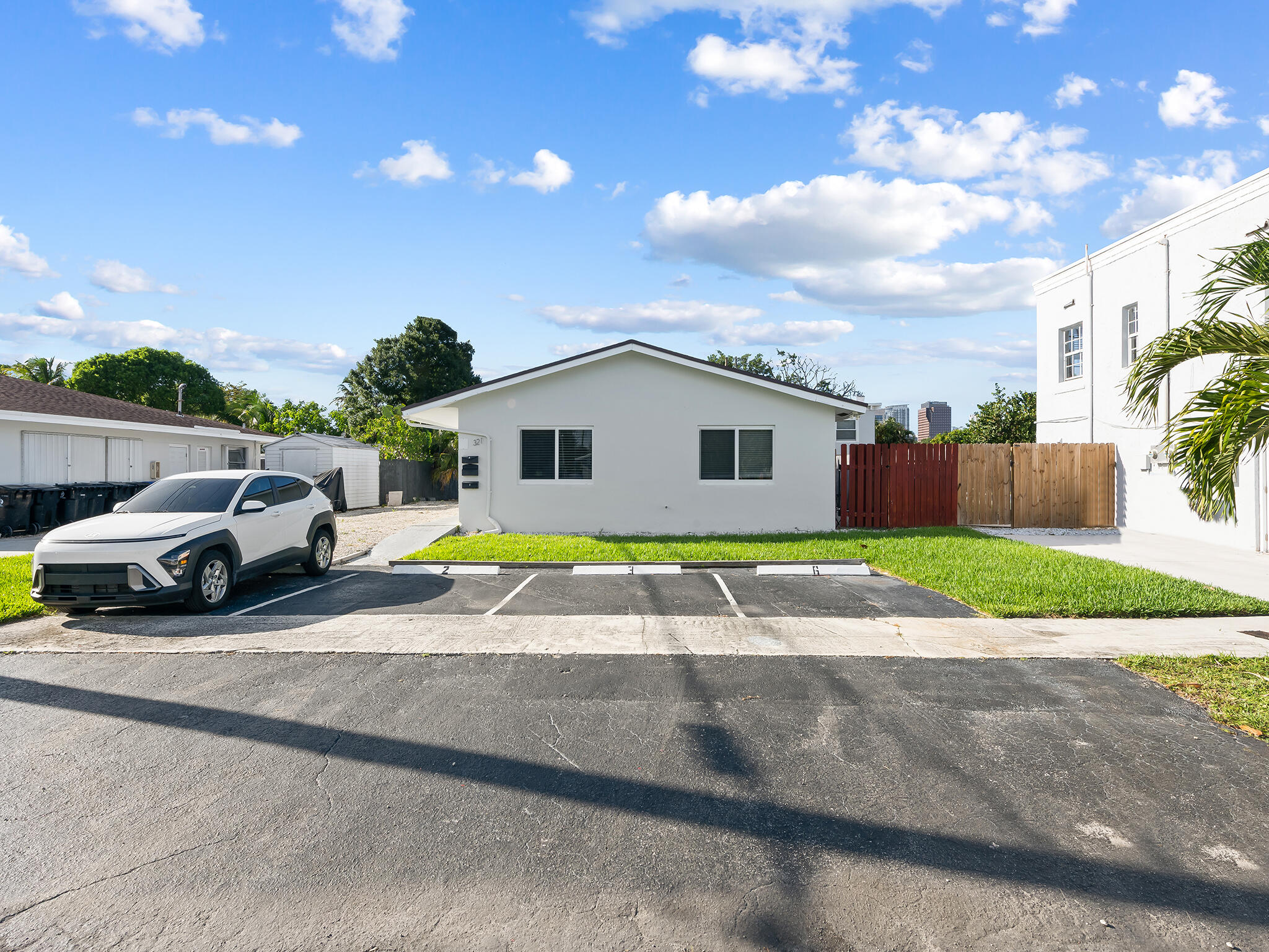 321 SW 14th Street 3