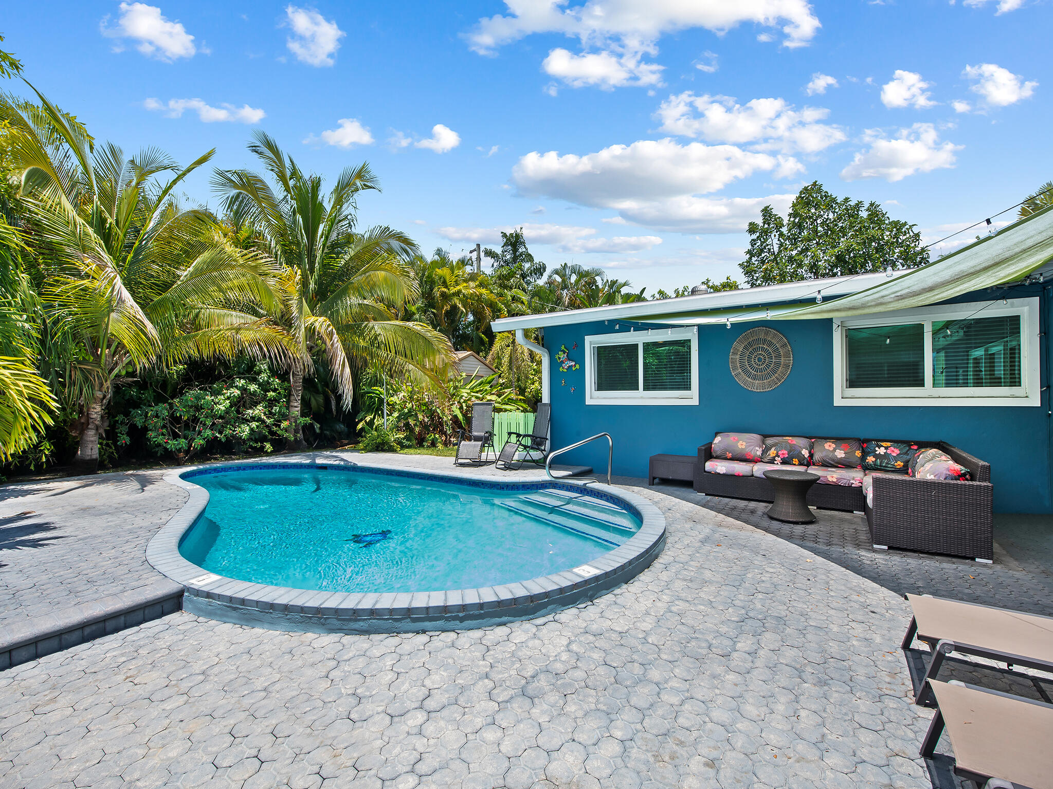657 NW 30th Court
