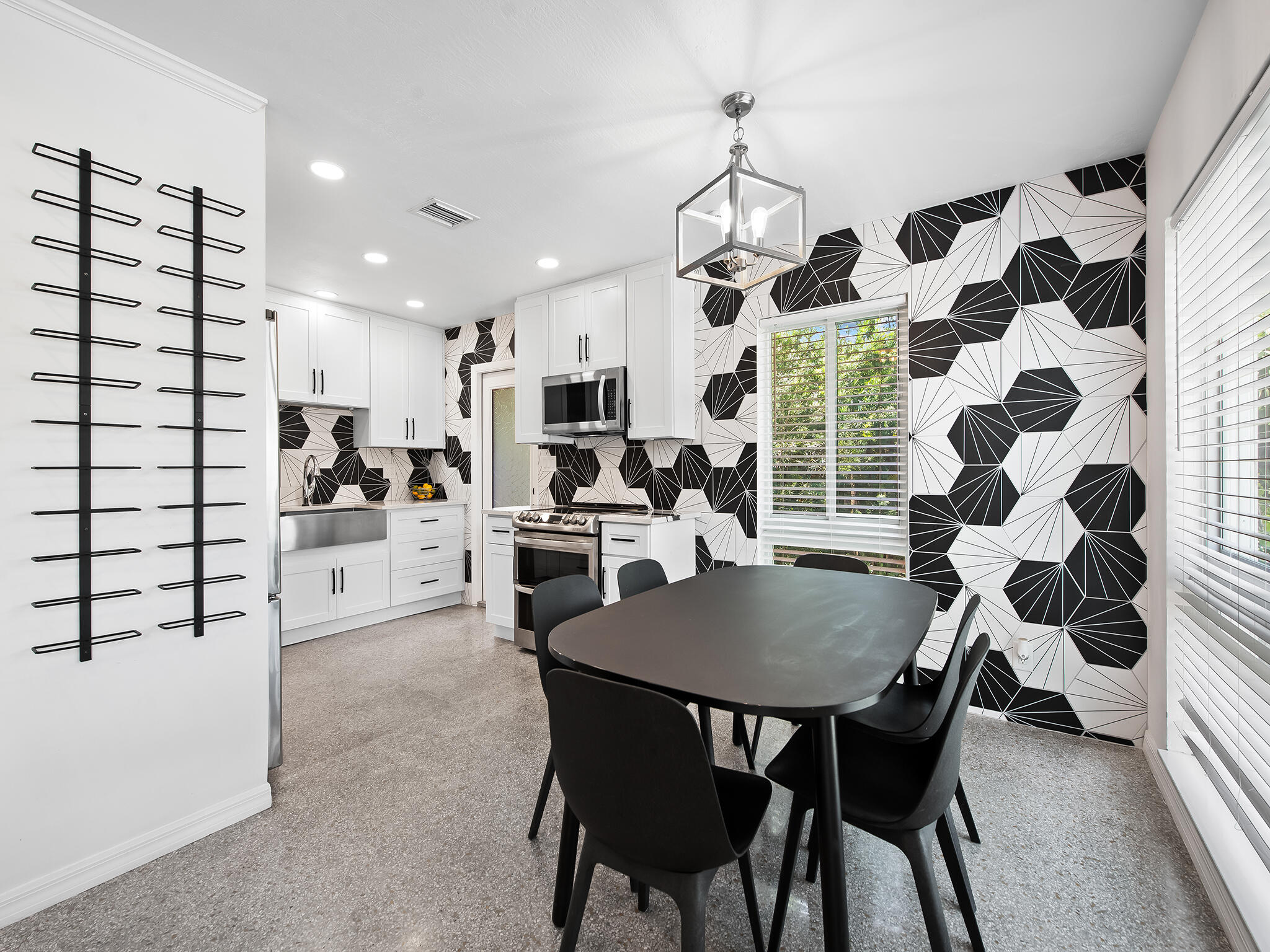 657 NW 30th Court