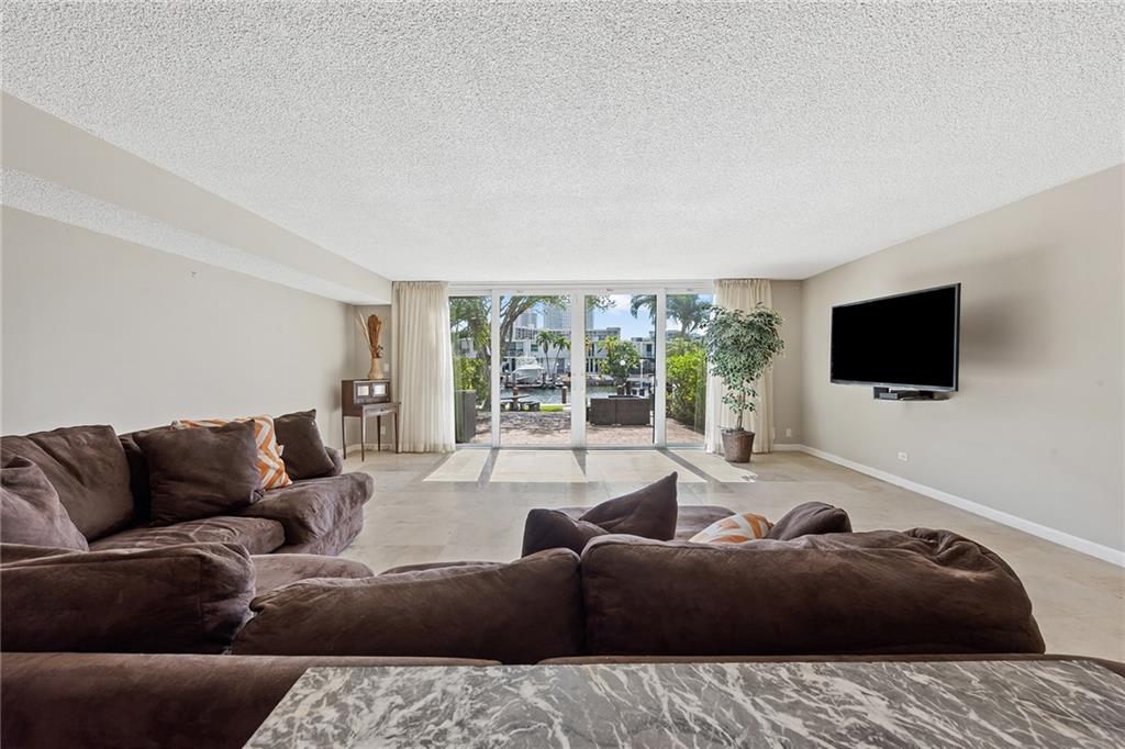 820 NE 25th Avenue Unit: 67
