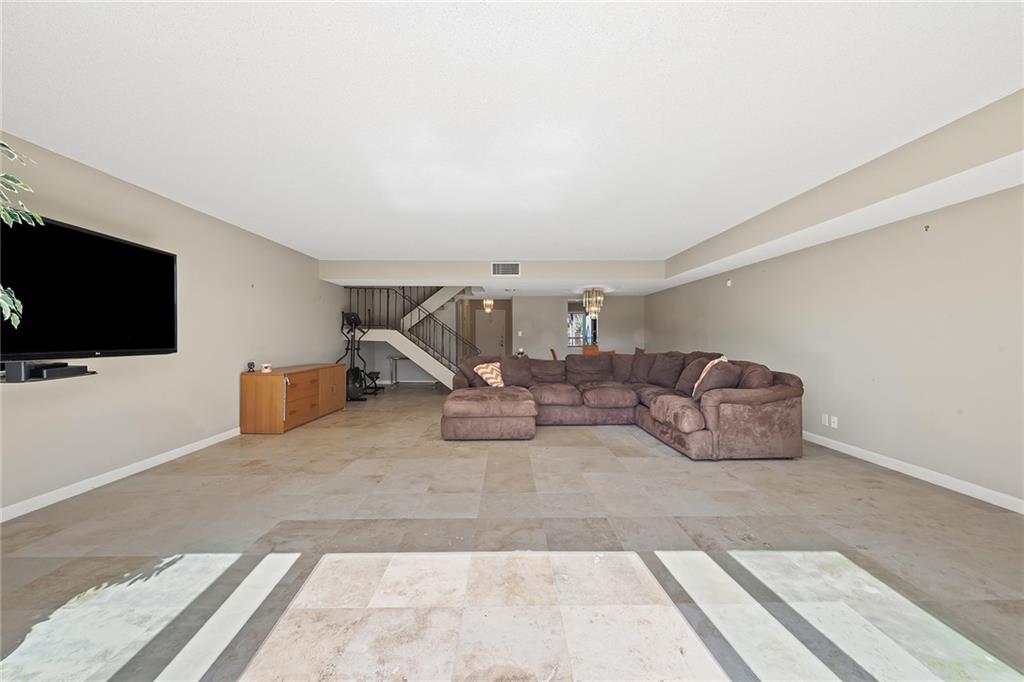 820 NE 25th Avenue Unit: 67