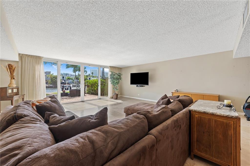 820 NE 25th Avenue Unit: 67