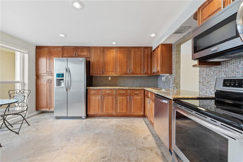 820 NE 25th Avenue Unit: 67