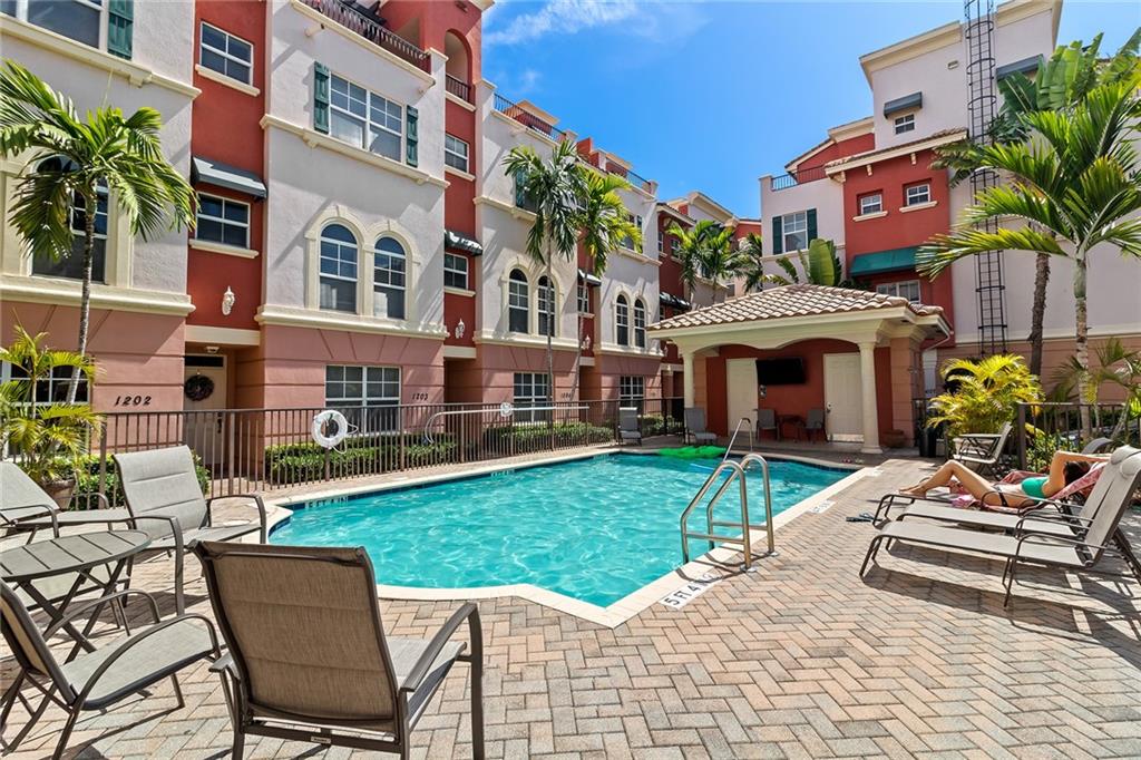 1033 NE 17th Way Unit: 1902