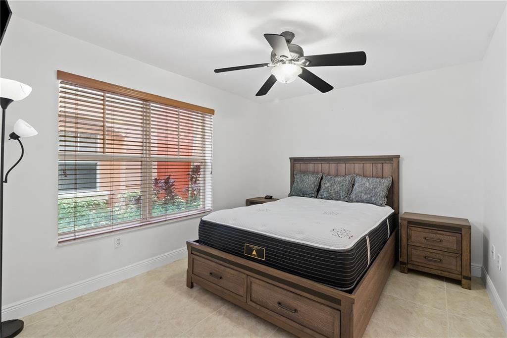 1033 NE 17th Way Unit: 1902