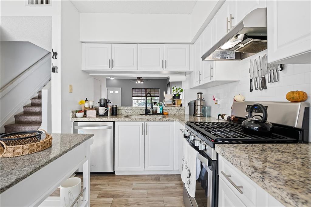7812 Dixie Beach Cir Unit: 7812