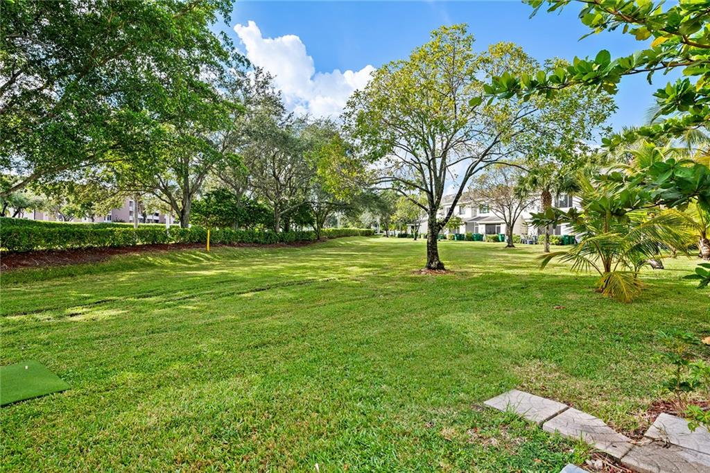 7812 Dixie Beach Cir Unit: 7812
