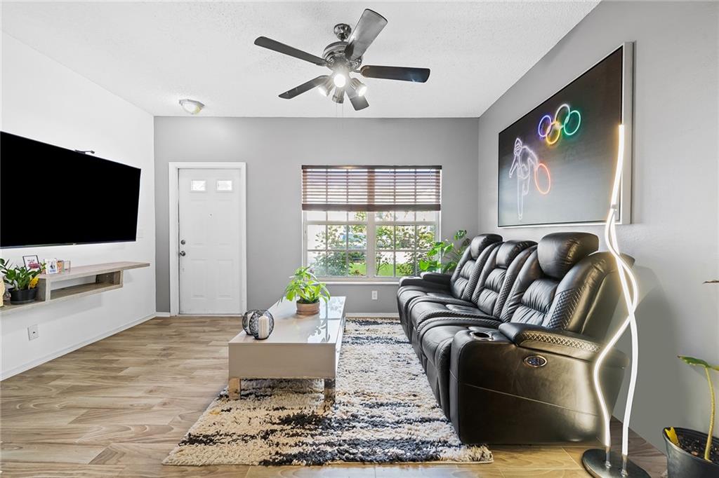 7812 Dixie Beach Cir Unit: 7812