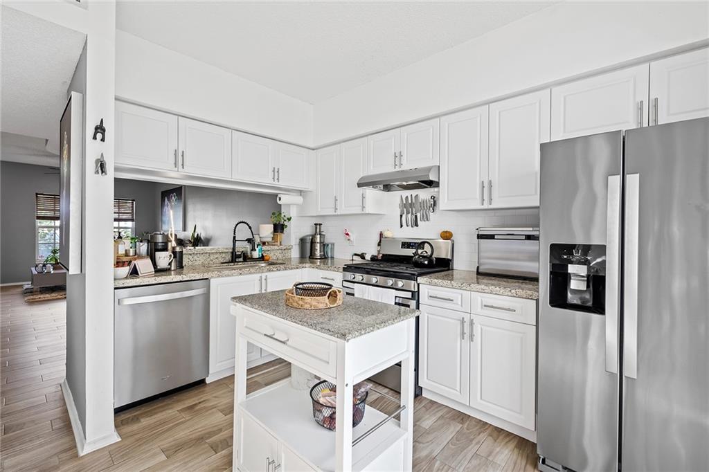 7812 Dixie Beach Cir Unit: 7812