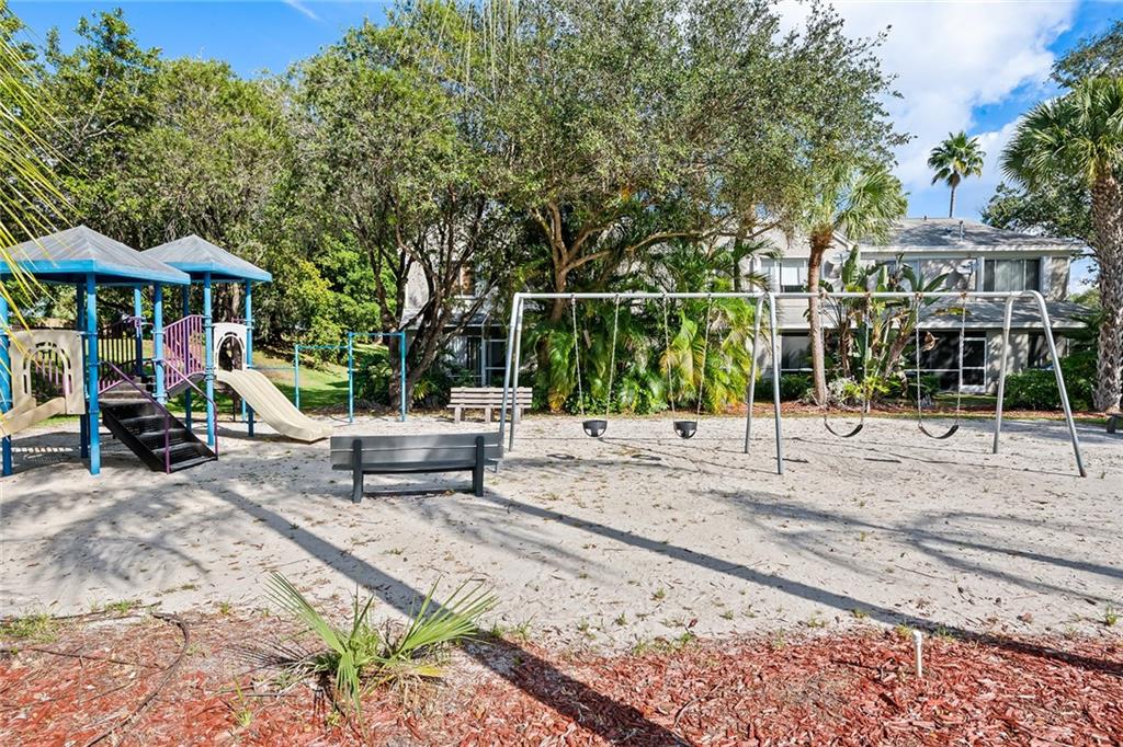 7812 Dixie Beach Cir Unit: 7812