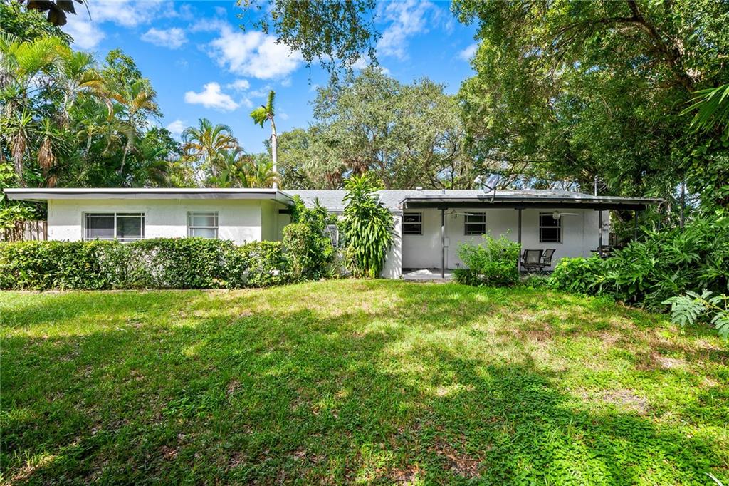 1424 SW 18th St