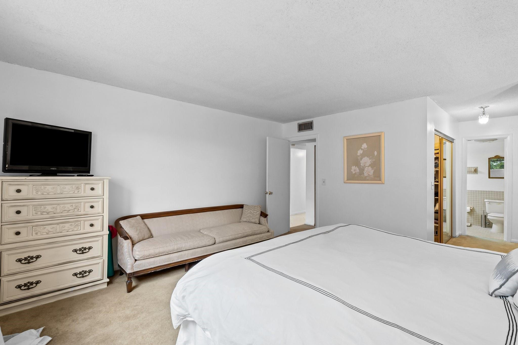 4770 NW 21st St Unit: 211