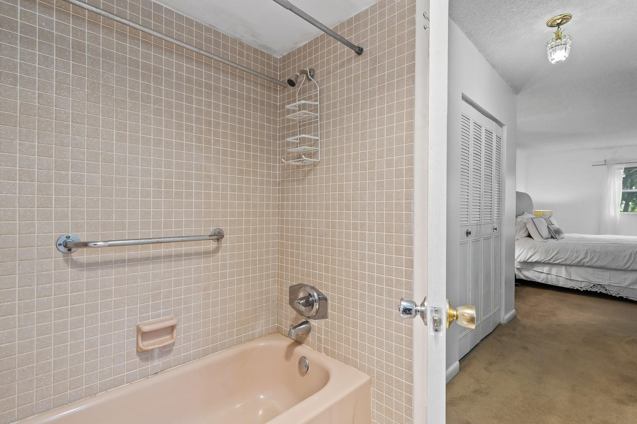 4770 NW 21st St Unit: 211