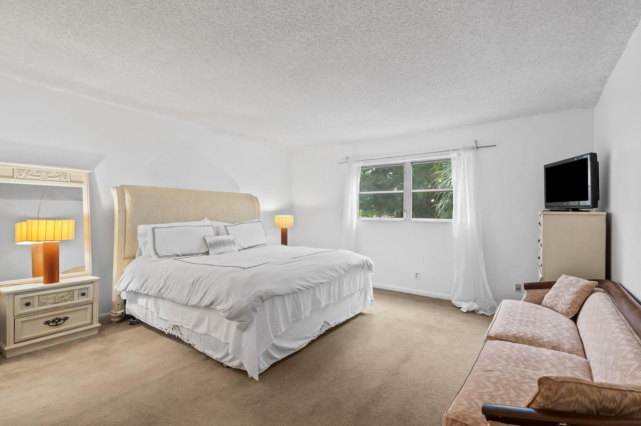 4770 NW 21st St Unit: 211