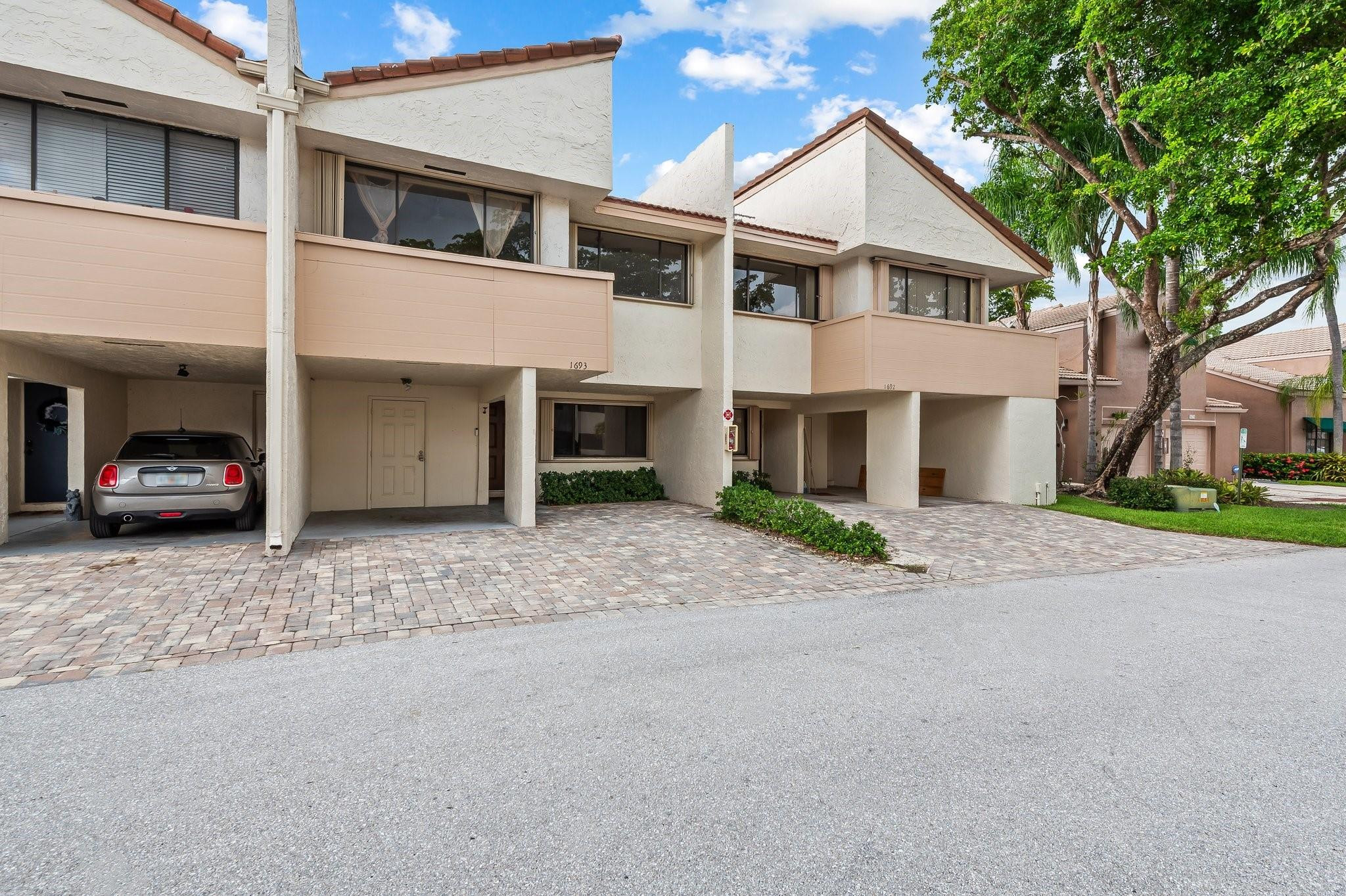 1693 Cypress Pointe Dr 1693