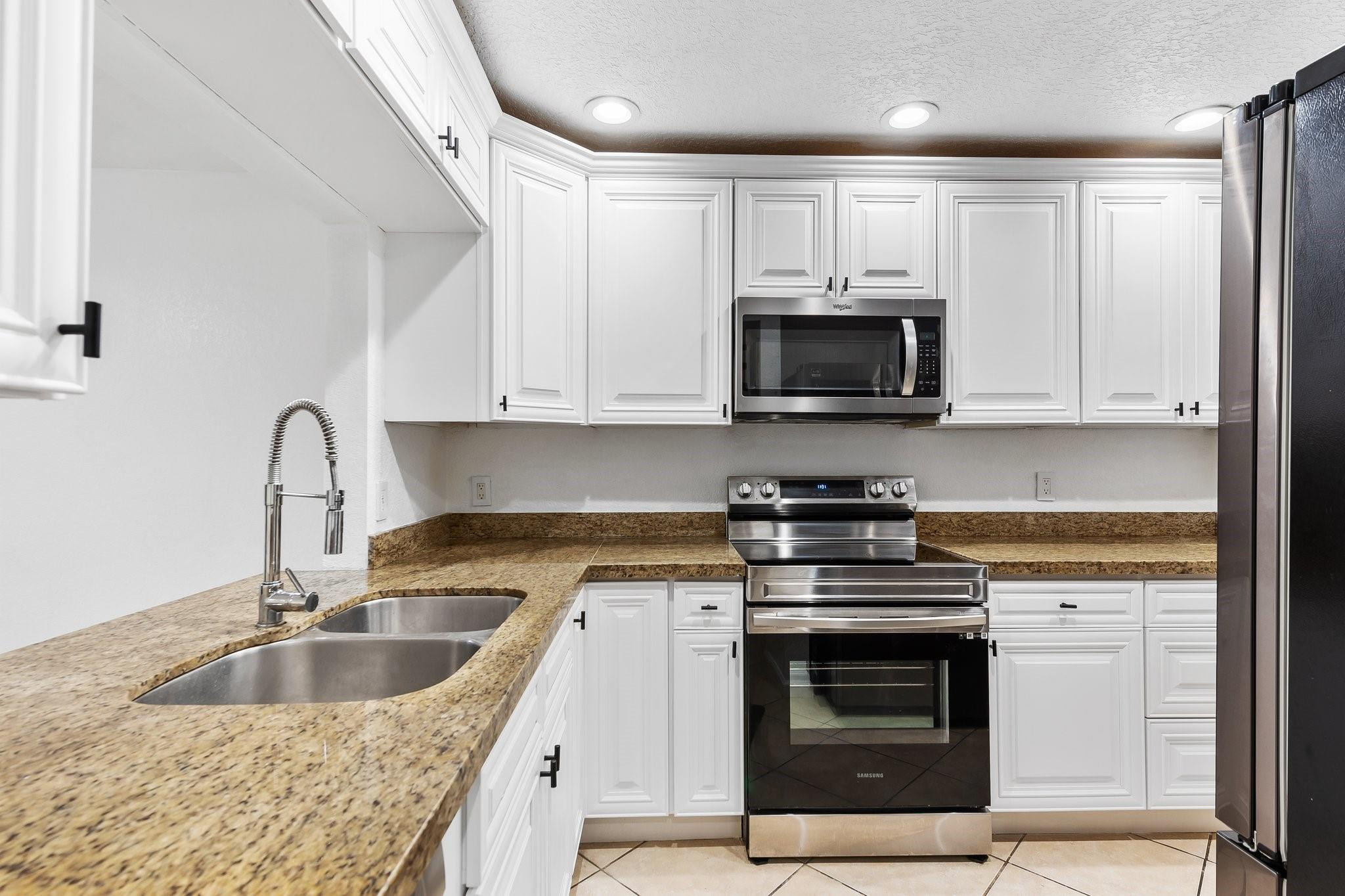 1693 Cypress Pointe Dr 1693