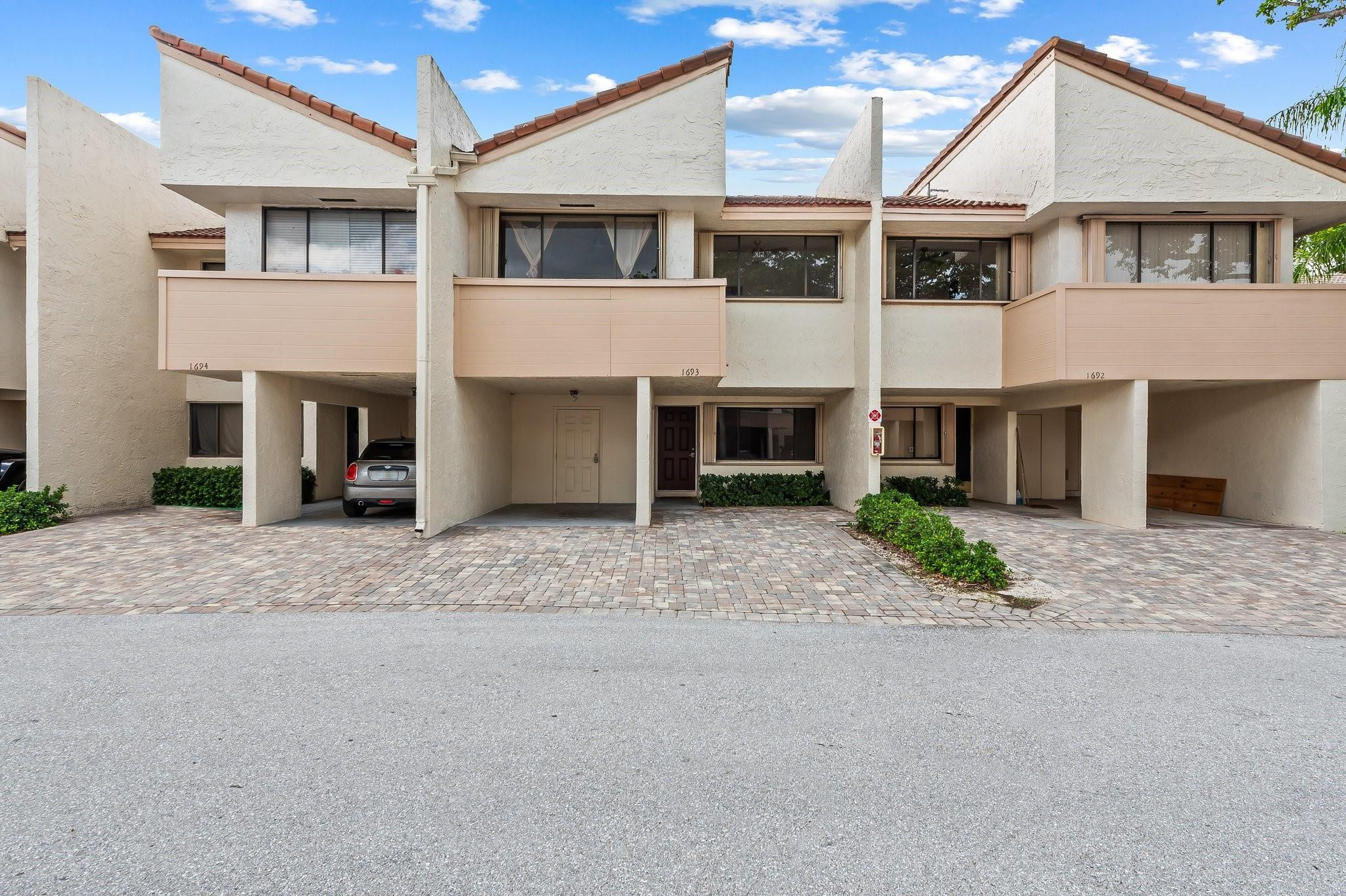 1693 Cypress Pointe Dr 1693