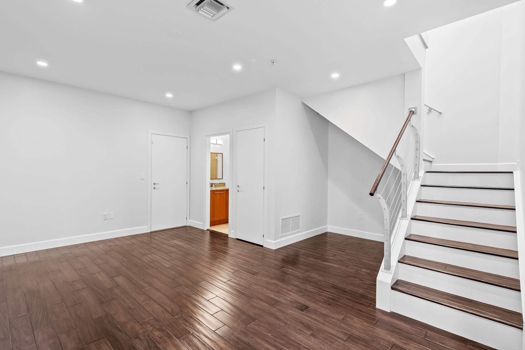 731 NE 4th Ave