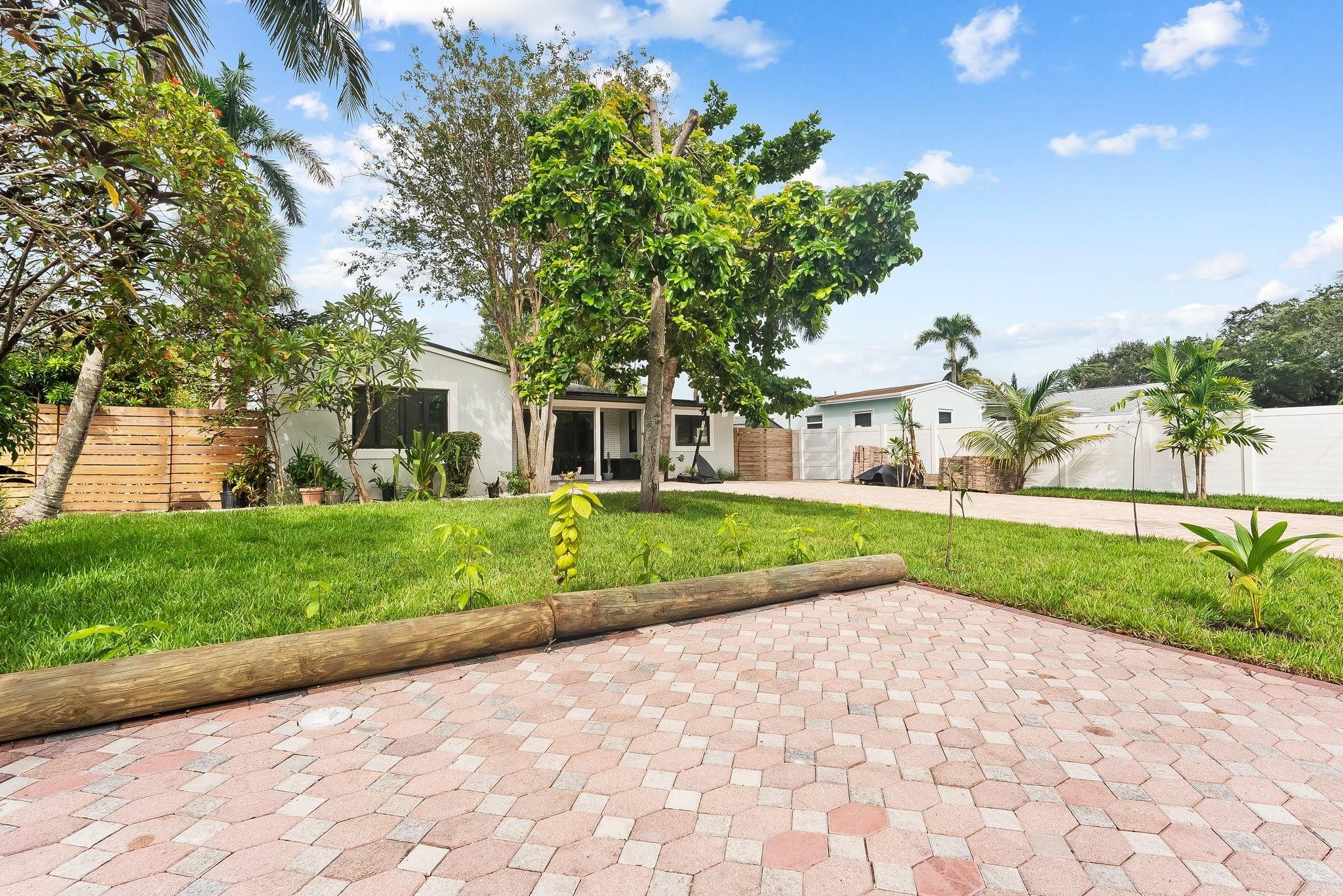 1413 SW 17TH ST