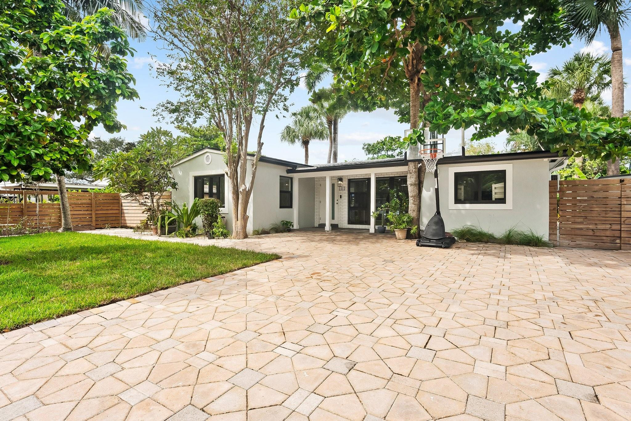 1413 SW 17TH ST