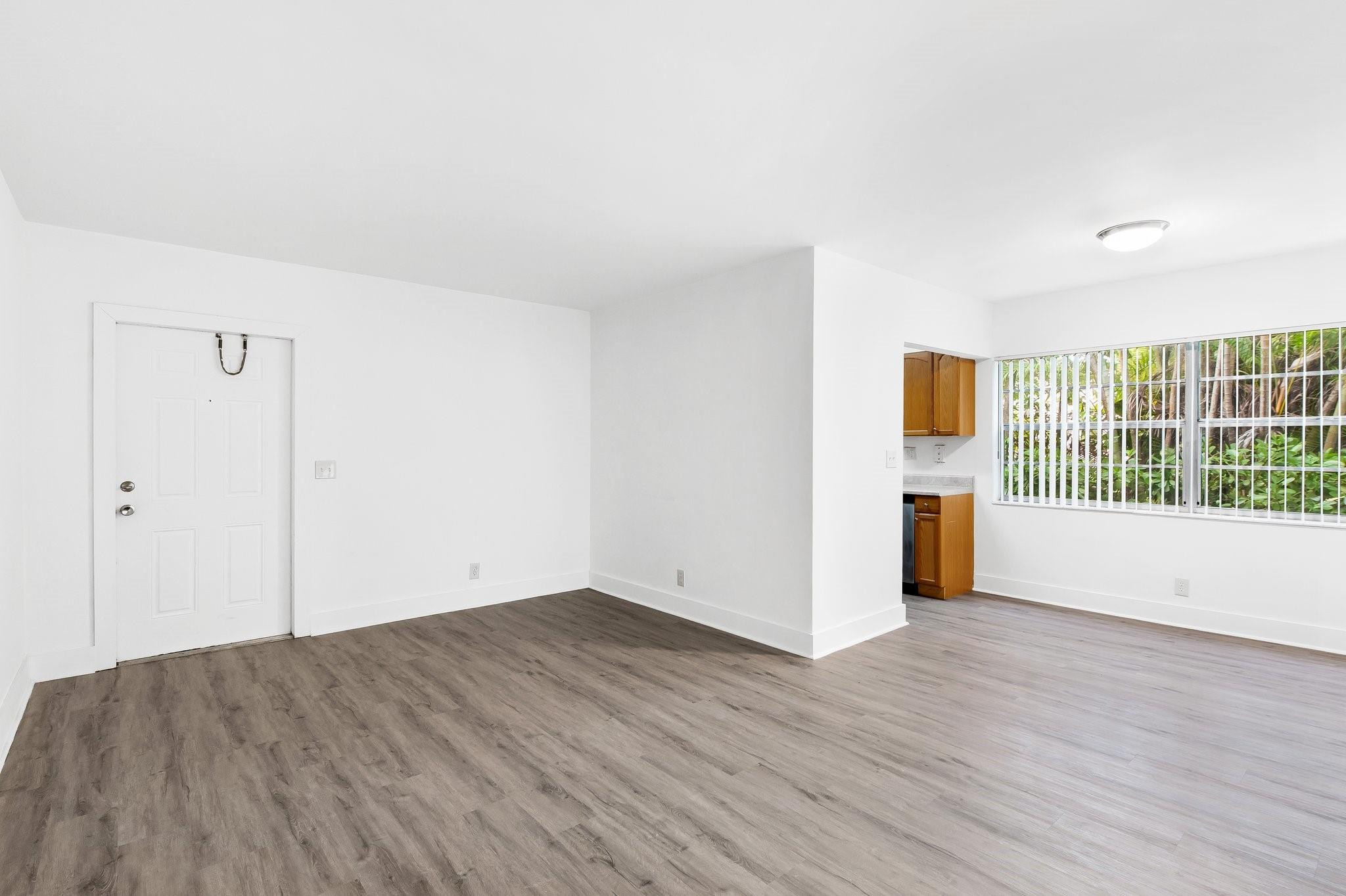 512 BAYSHORE DRIVE 105