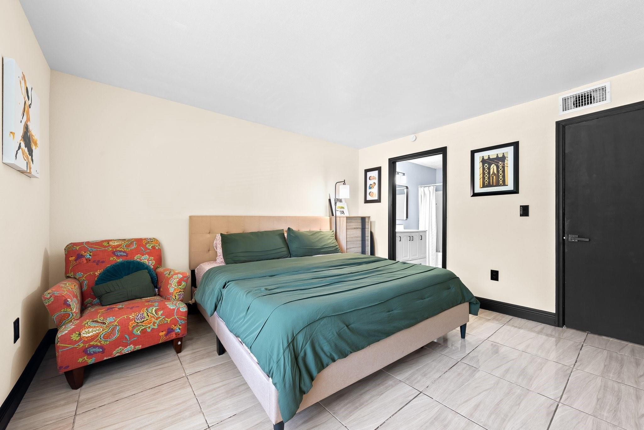 2400 NW 33rd St 1110